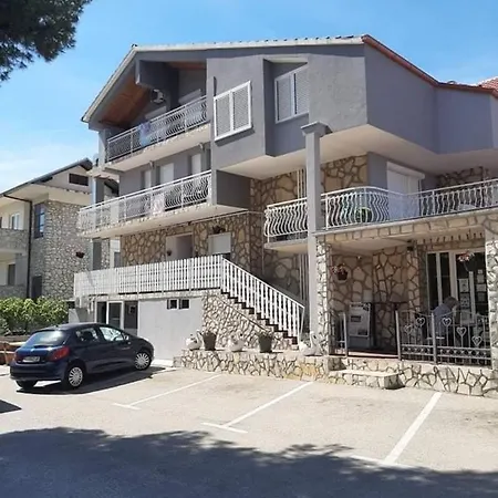 Apartmani Vodice I Apartment *